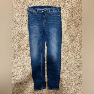 8/29 long jeans no rips